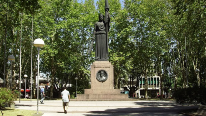 plaza canelones 700_400